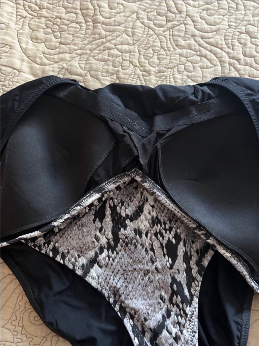 Gottex one piece bathing suit snakeskin animal print black gray size 8 - Picture 6 of 6